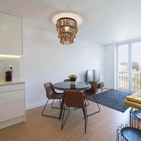 Apartment Lovelystay - Flat W/ Ac & Balcony *