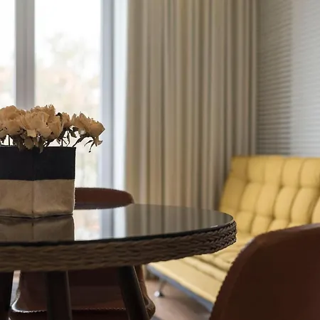 Lovelystay - Flat W/ Ac & Balcony Porto