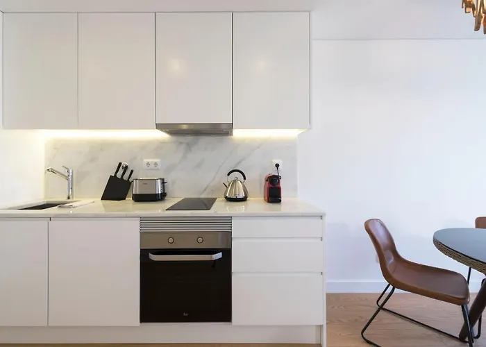 Lovelystay - Flat W/ Ac & Balcony * Πόρτο