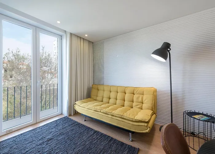 Lovelystay - Flat W/ Ac & Balcony Διαμέρισμα Πόρτο