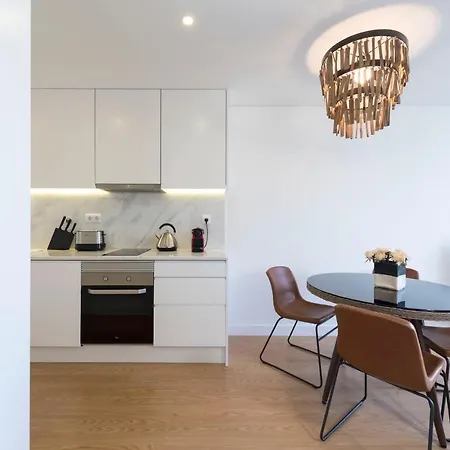 アパート Lovelystay - Flat W/ Ac & Balcony