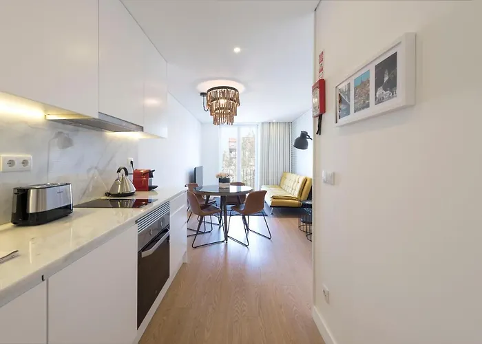 アパート Lovelystay - Flat W/ Ac & Balcony *