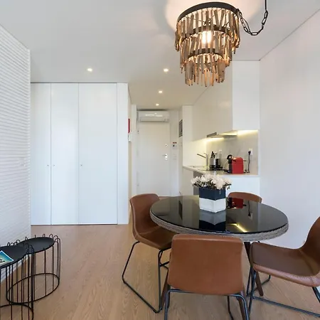 Appartement Lovelystay - Flat W/ Ac & Balcony *