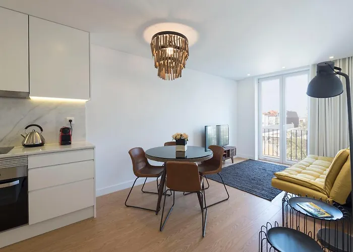 아파트 Lovelystay - Flat W/ Ac & Balcony *