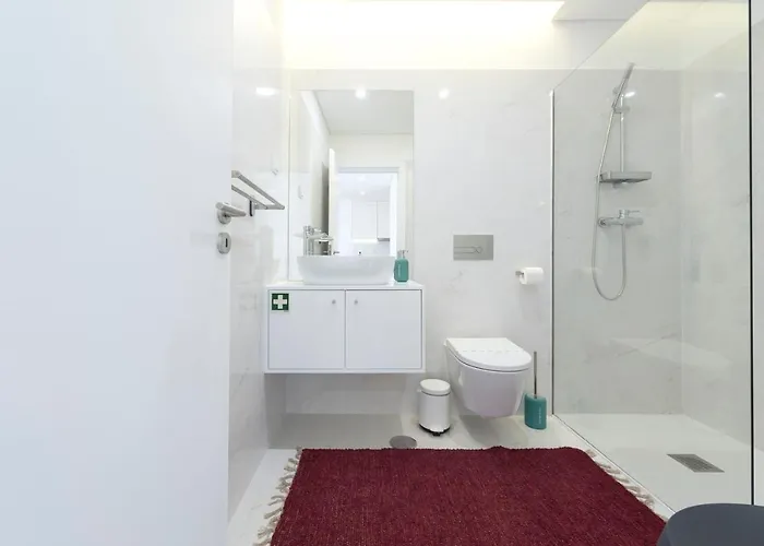 Lovelystay - Flat W/ Ac & Balcony Daire *