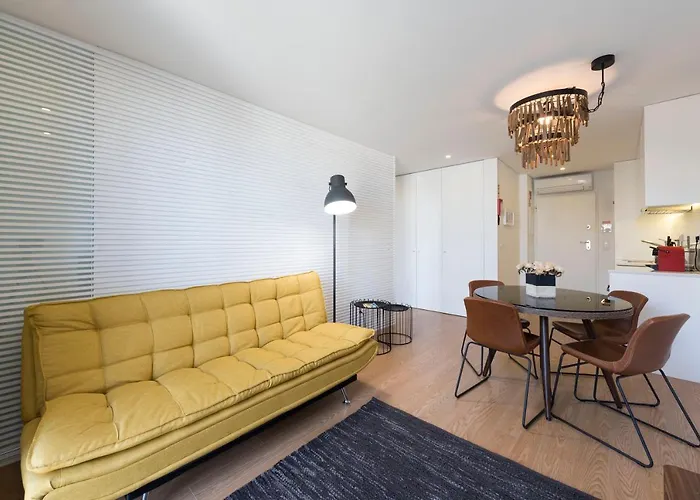 Lovelystay - Flat W/ Ac & Balcony Apartamento *