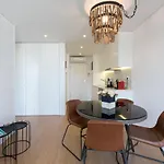 Appartement Lovelystay - Flat W/ Ac & Balcony *