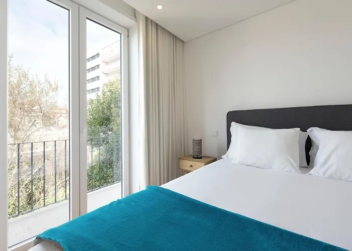 Lovelystay - Flat W/ Ac & Balcony * Oporto