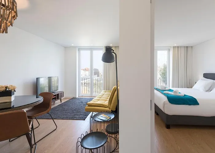 Lovelystay - Flat W/ Ac & Balcony Appartement