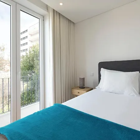 Lovelystay - Flat W/ Ac & Balcony * Oporto