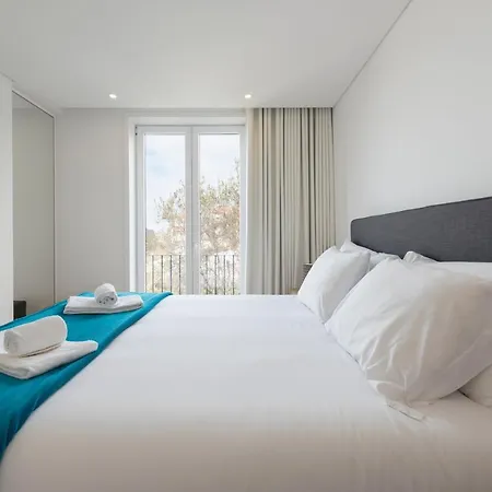 Lovelystay - Flat W/ Ac & Balcony Apartament